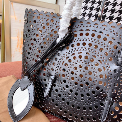 Cut-out tote bag